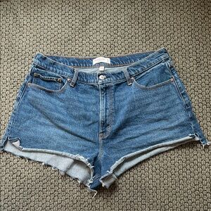 Abercrombie & Fitch Plus Size Curve Love The Mom Short High Rise